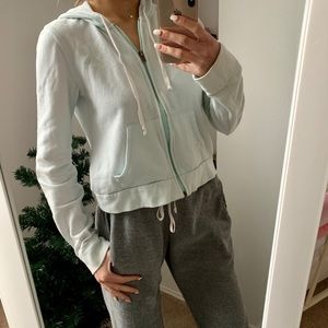 CROPPED MINT HOODIE